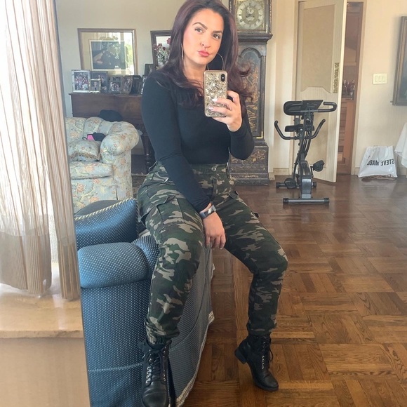 Meet your Posher, Ruby - Picture 4 of 9